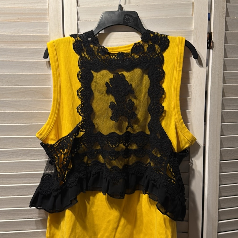 Umgee Black Lace Ruffle Vest. Size M/L - Picture 7 of 9